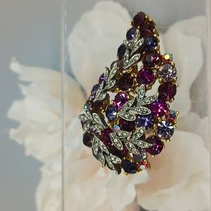 SPHINX VINTAGE🩷💜🤍 BROOCH-